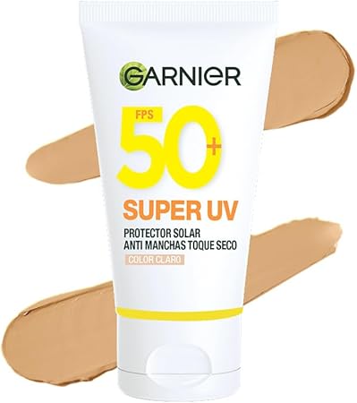 Garnier Super UV Protector Solar Facial Toque Seco Efecto Mate Con Color Tono Claro, Textura Ligera Gel Crema Hidratante con Vitamina C, 40ml