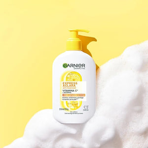 Garnier Skin Active Express Aclara Vitamina C Gel Limpiador Facial, Crema Hidratante 250ml