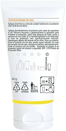 Garnier Super UV Protector Solar Facial Toque Seco Efecto Mate Con Color Tono Claro, Textura Ligera Gel Crema Hidratante con Vitamina C, 40ml